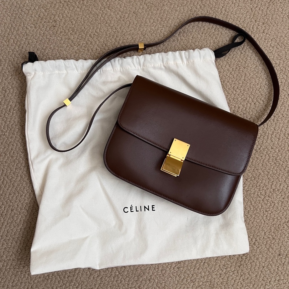 CELINE Medium Classic Box Flap Bag in Camel color leather